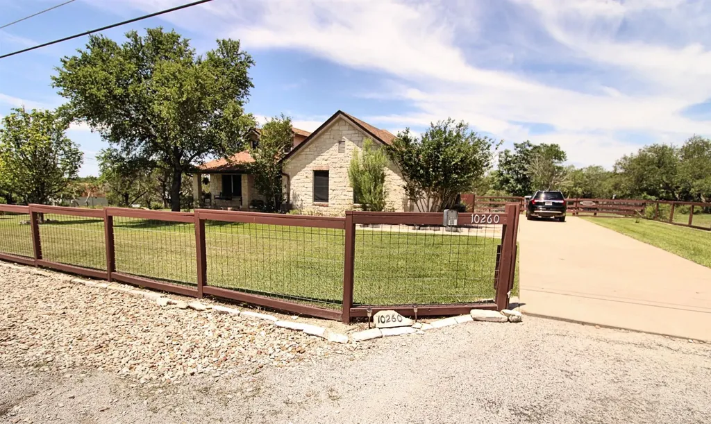 10260 Twin Lake Loop Dripping Springs TX 78620