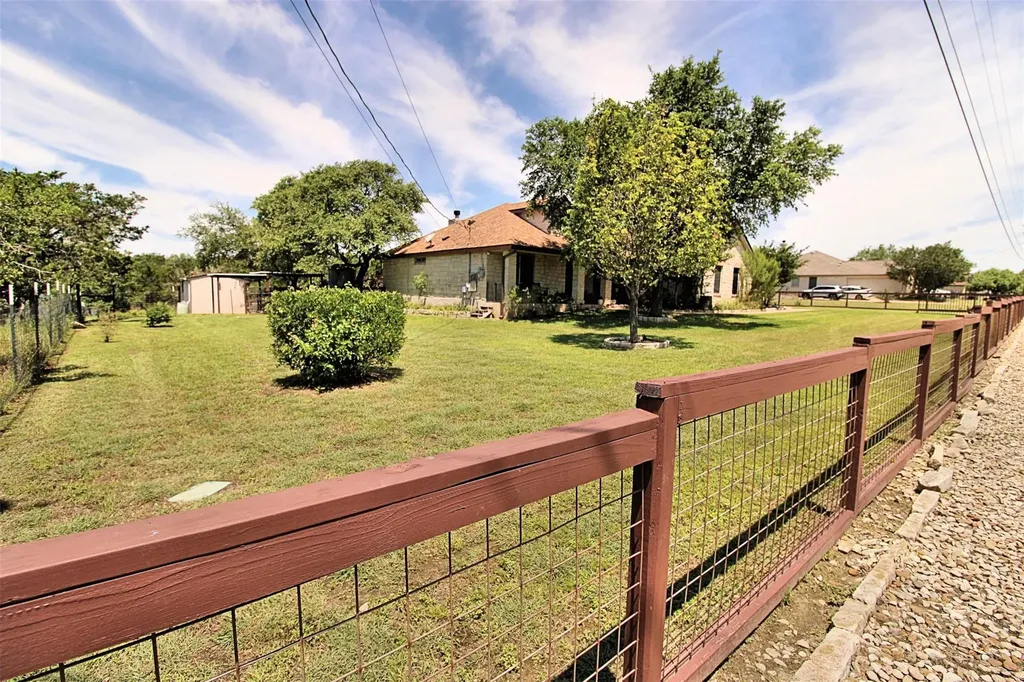 10260 Twin Lake Loop Dripping Springs TX 78620