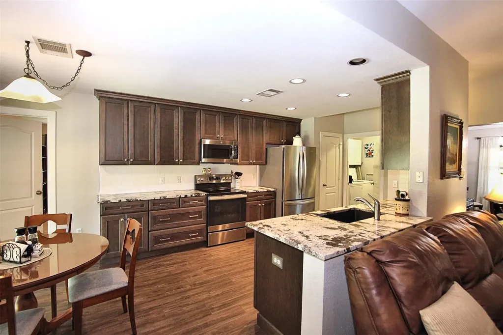 10260 Twin Lake Loop Dripping Springs TX 78620