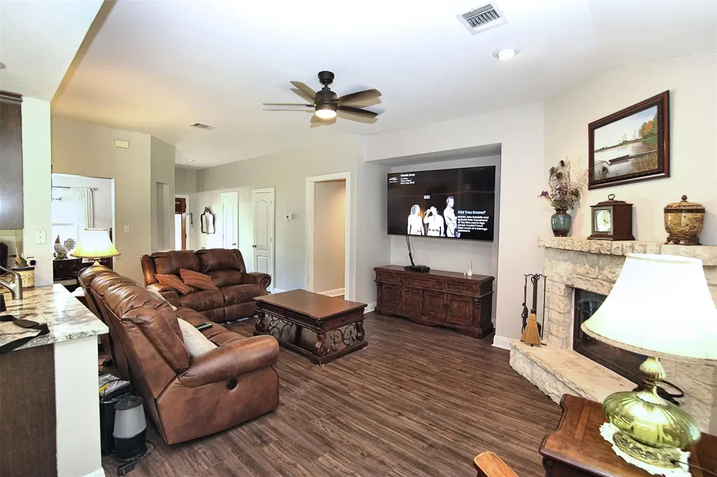 10260 Twin Lake Loop Dripping Springs TX 78620