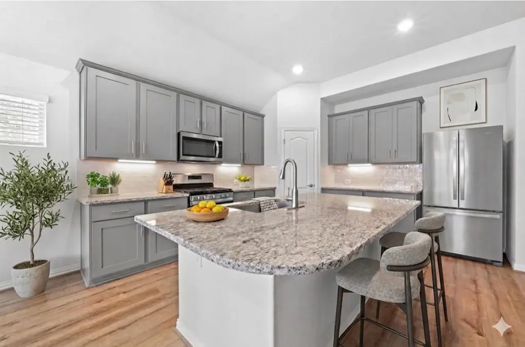 392 Algaroba Loop Buda TX 78610