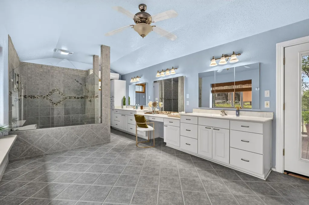 700 Rogart Drive Spicewood TX 78669