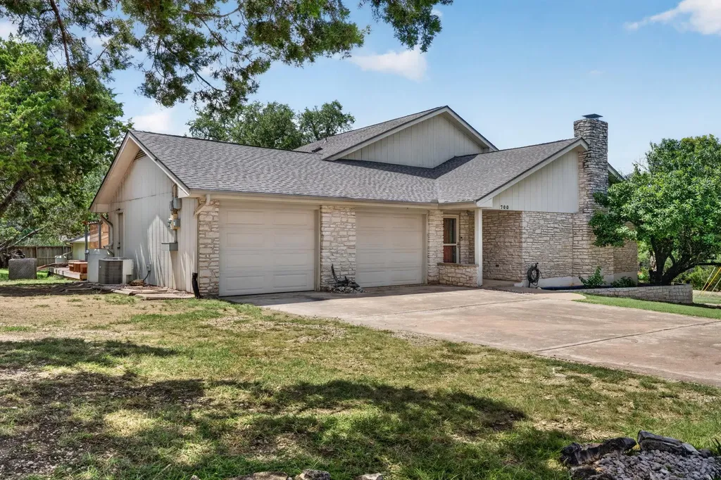 700 Rogart Drive Spicewood TX 78669