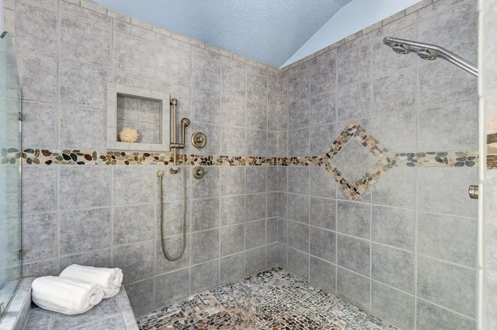 700 Rogart Drive Spicewood TX 78669