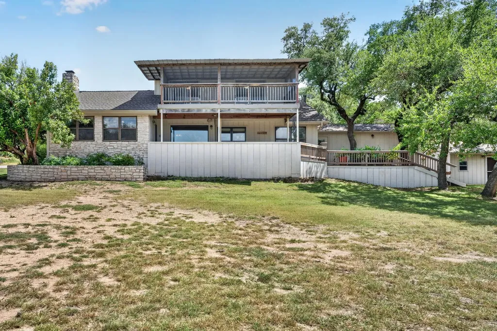 700 Rogart Drive Spicewood TX 78669