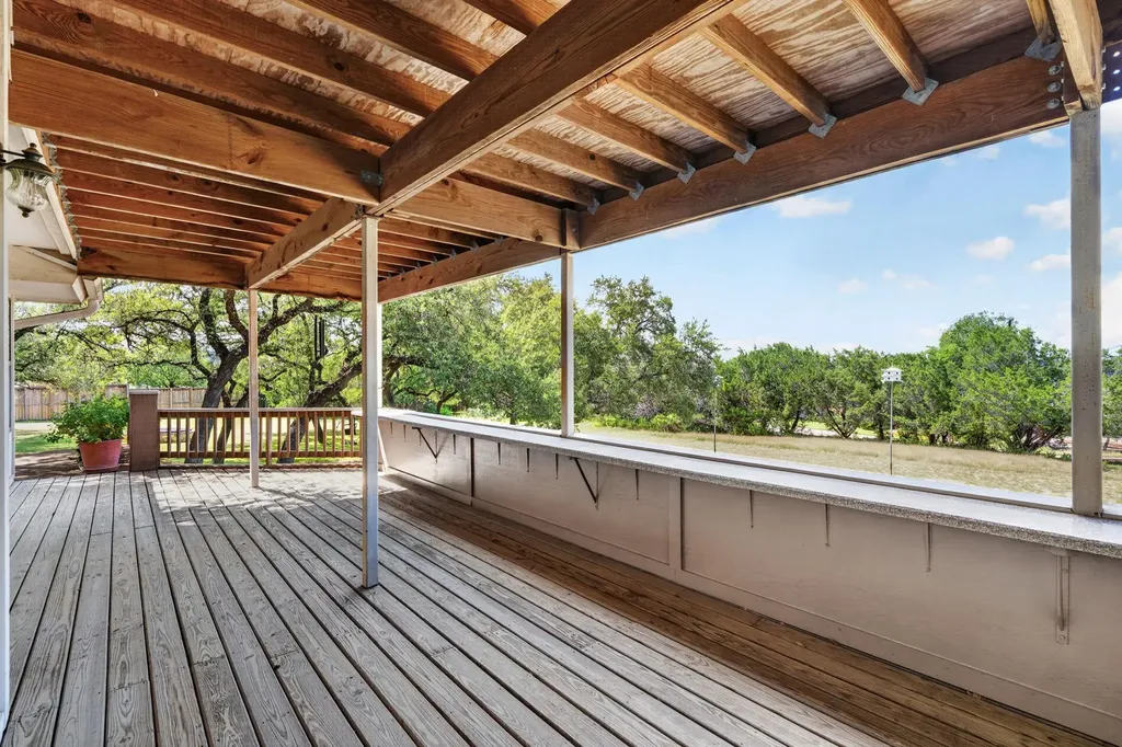 700 Rogart Drive Spicewood TX 78669