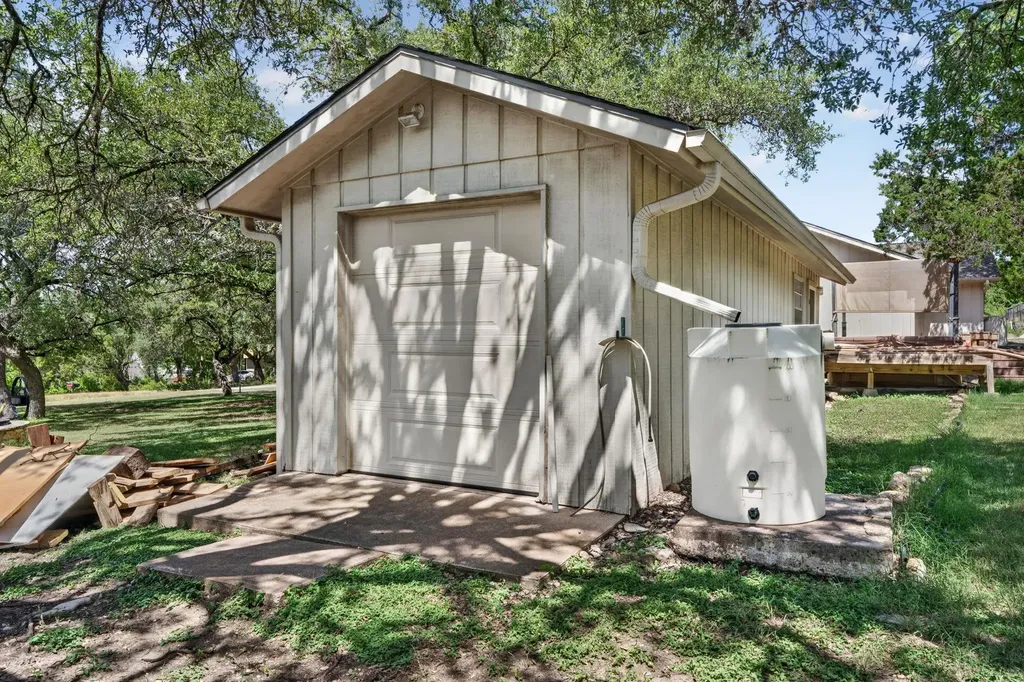 700 Rogart Drive Spicewood TX 78669