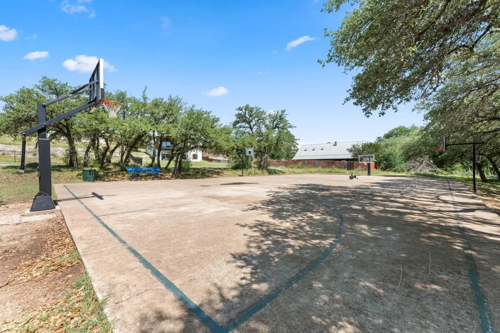 700 Rogart Drive Spicewood TX 78669