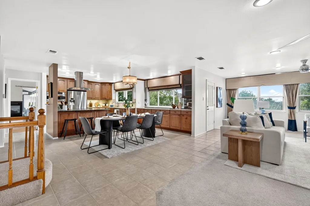 700 Rogart Drive Spicewood TX 78669