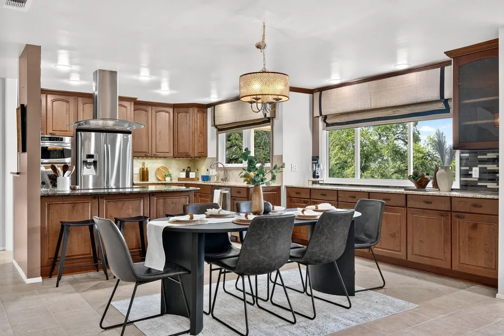 700 Rogart Drive Spicewood TX 78669