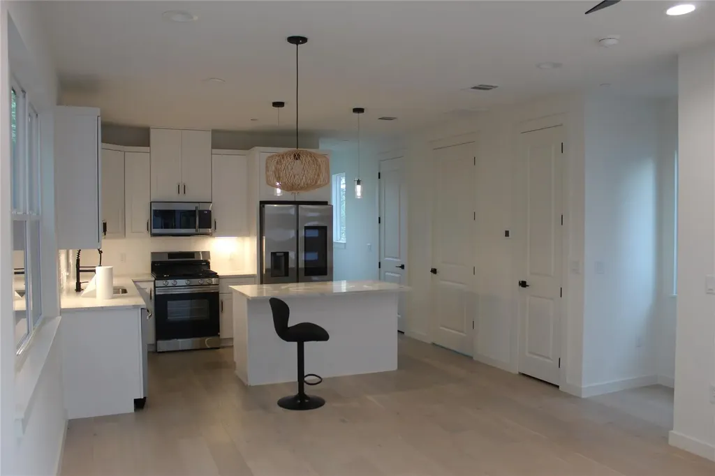 5305 Ledesma Road Austin TX 78721