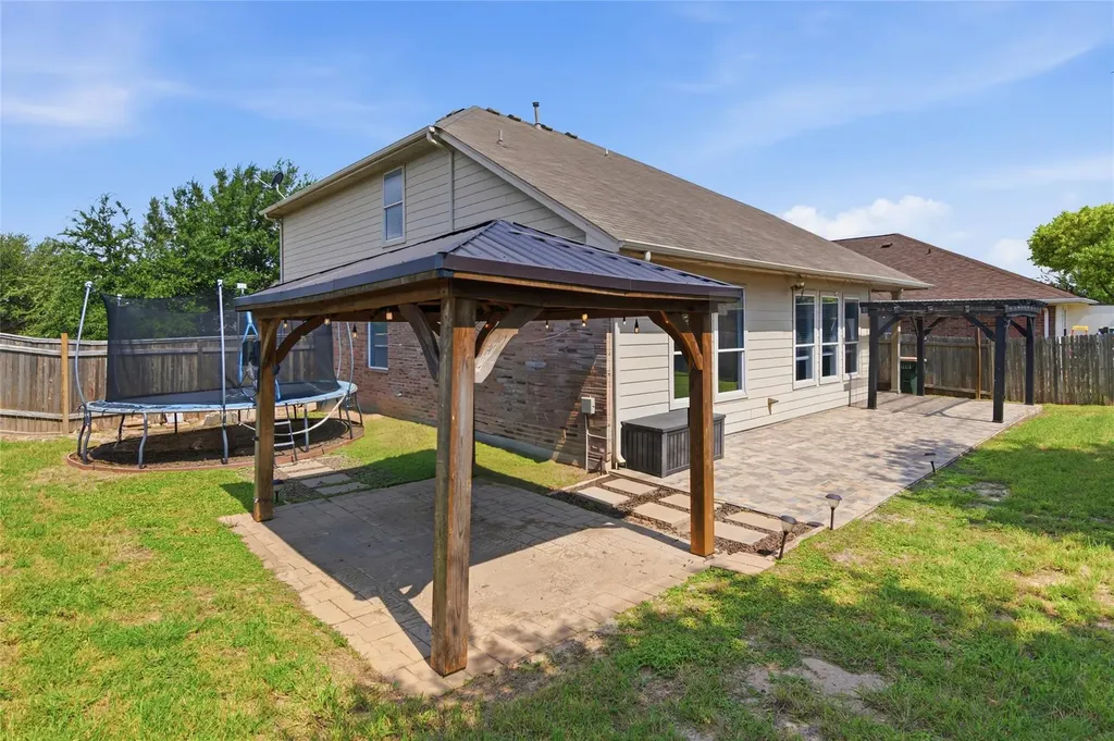 1271 Stone Rim Loop Buda TX 78610
