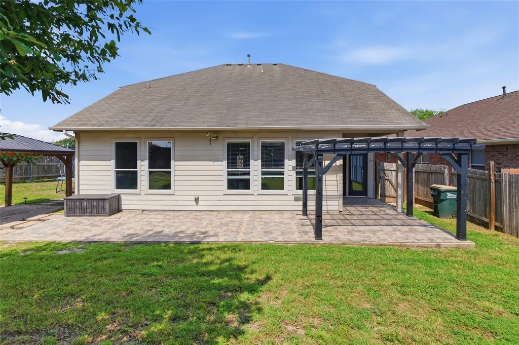 1271 Stone Rim Loop Buda TX 78610