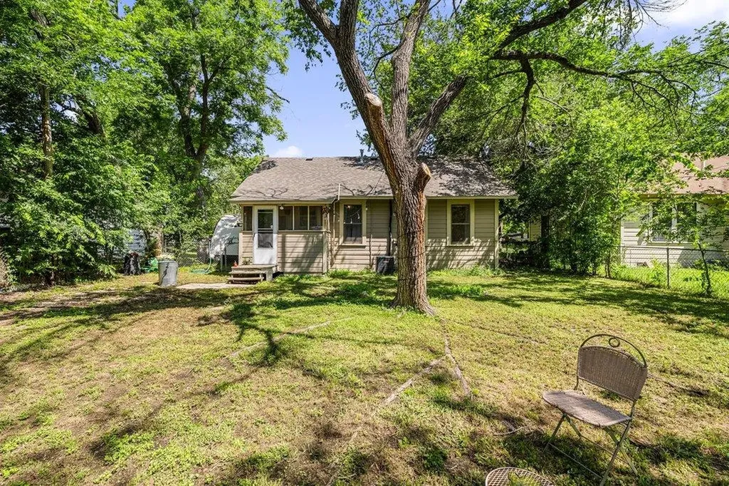 807 Cecelia Street Taylor TX 76574