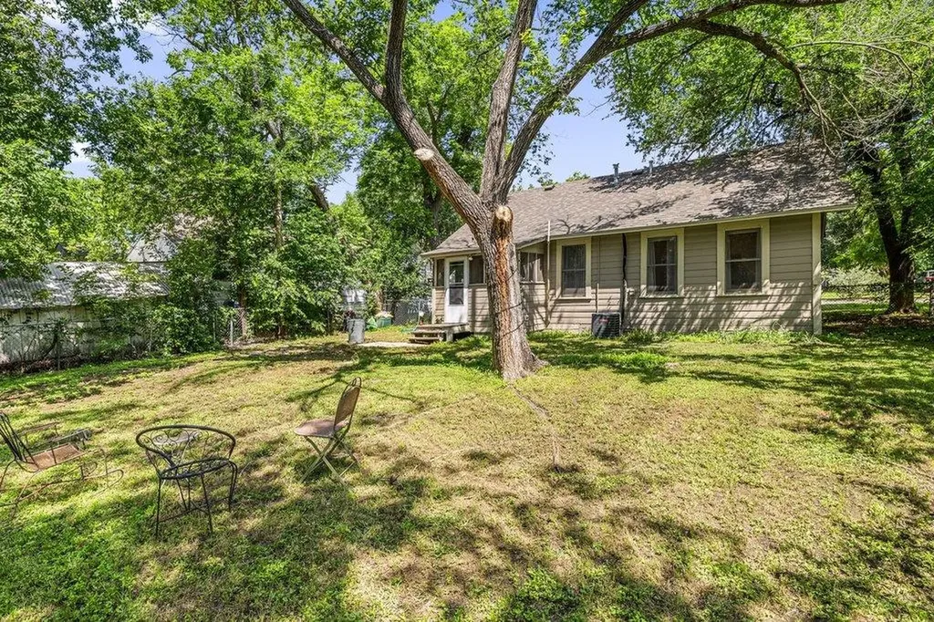 807 Cecelia Street Taylor TX 76574