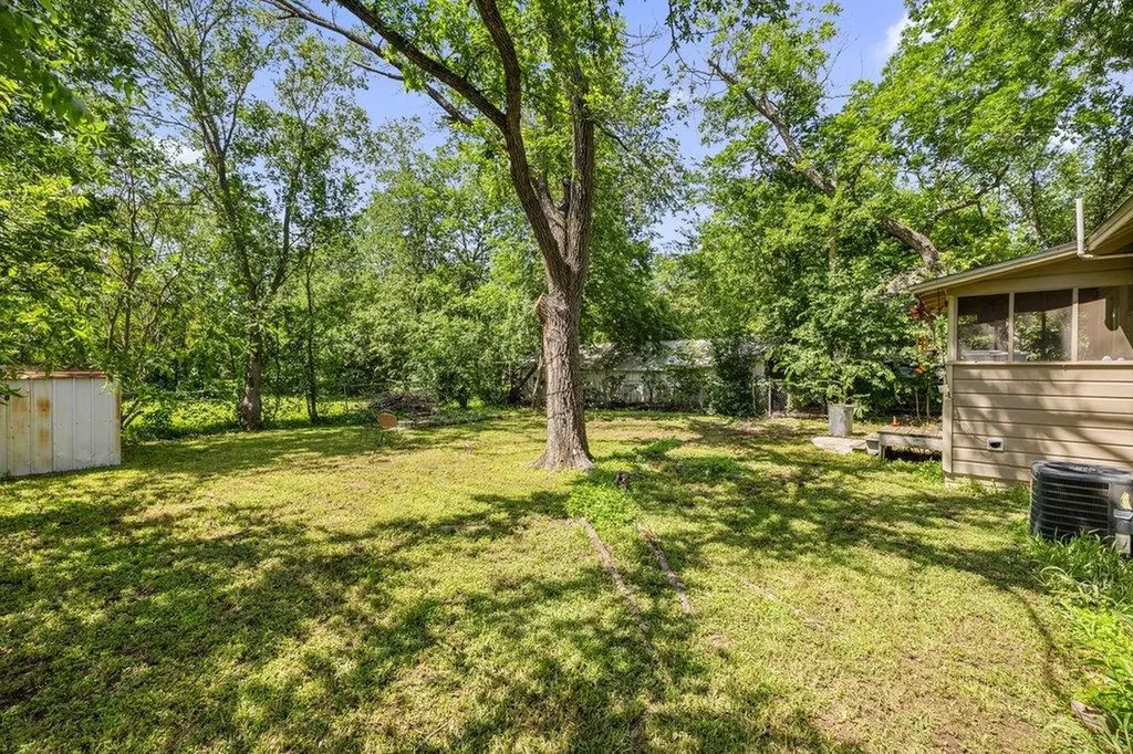 807 Cecelia Street Taylor TX 76574