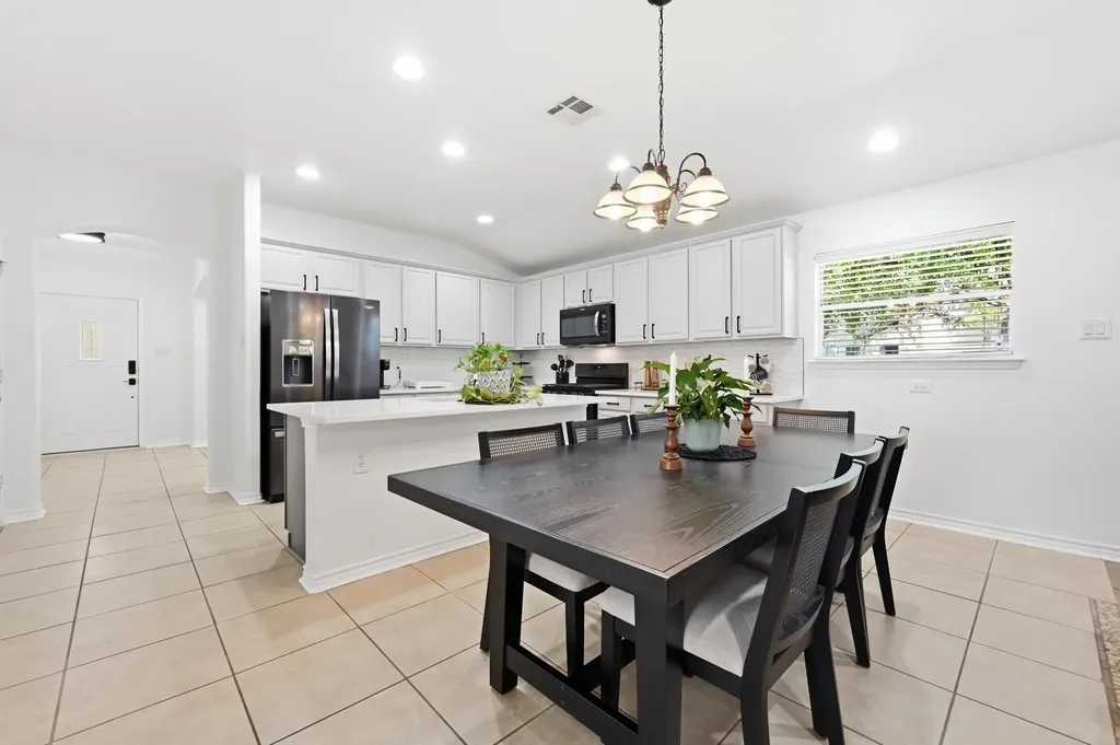 1118 Giberson Way Buda TX 78610