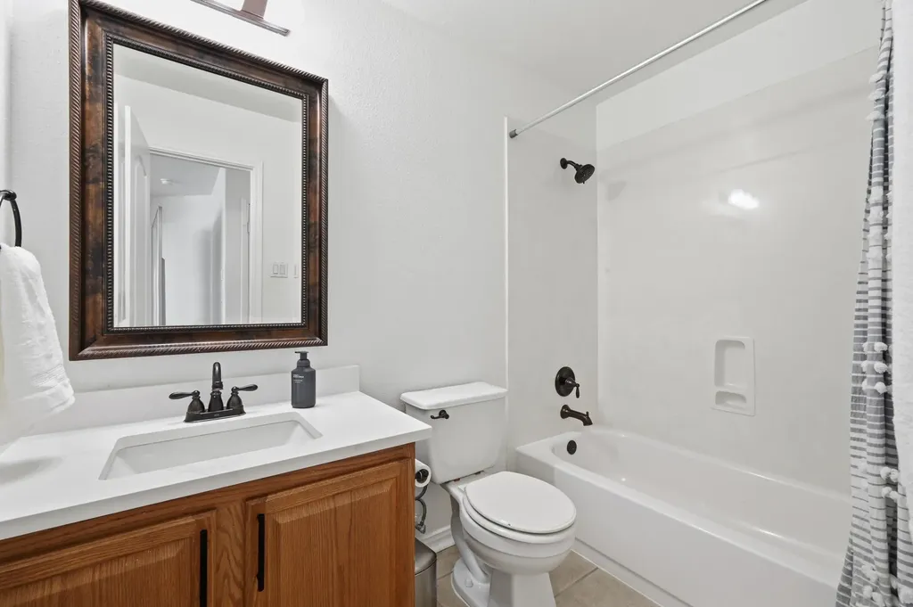 1118 Giberson Way Buda TX 78610