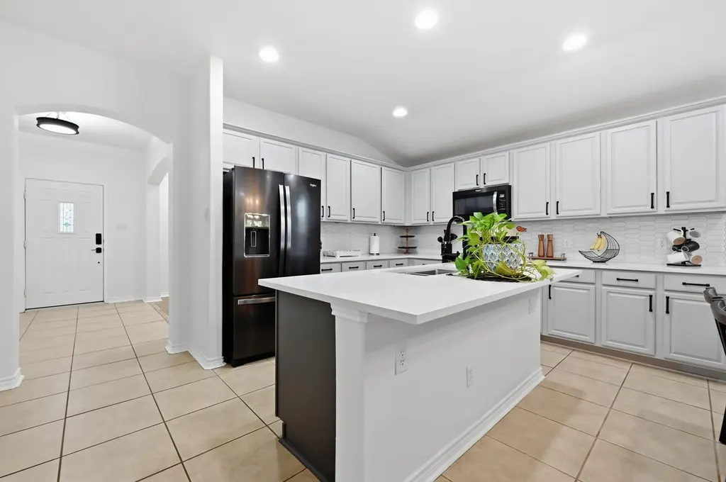 1118 Giberson Way Buda TX 78610