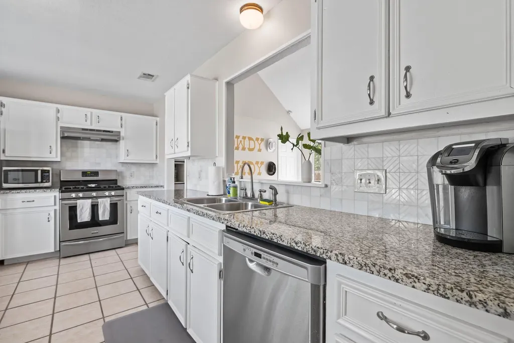 2109 Mimosa Trail Round Rock TX 78664
