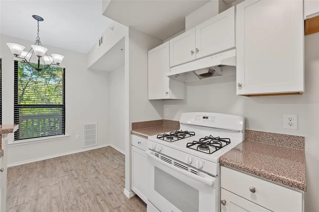 3839 Dry Creek Drive Austin TX 78731