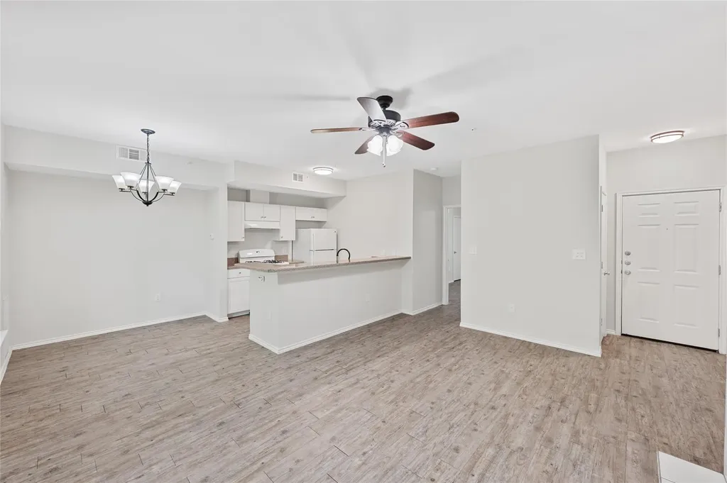 3839 Dry Creek Drive Austin TX 78731