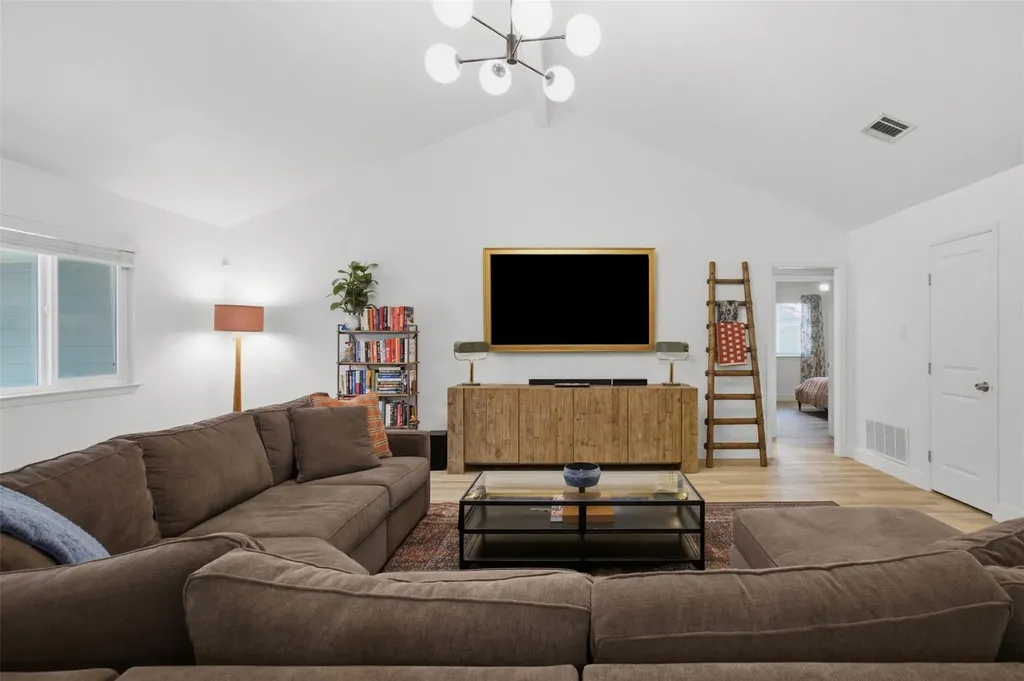 7703 Keswick Drive Austin TX 78745