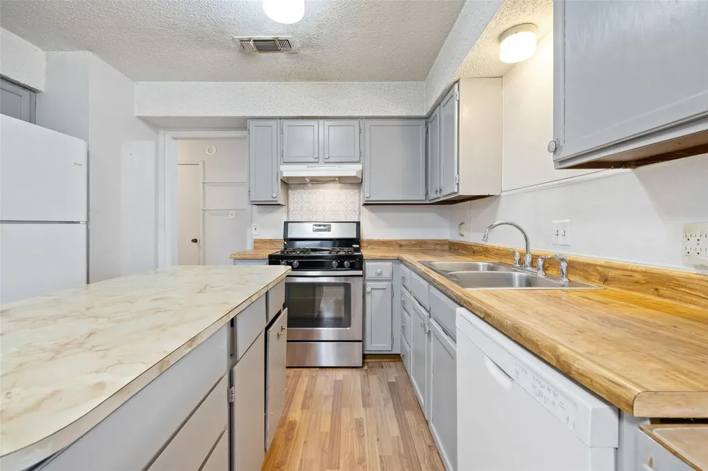 2303 Carolyn Drive Taylor TX 76574
