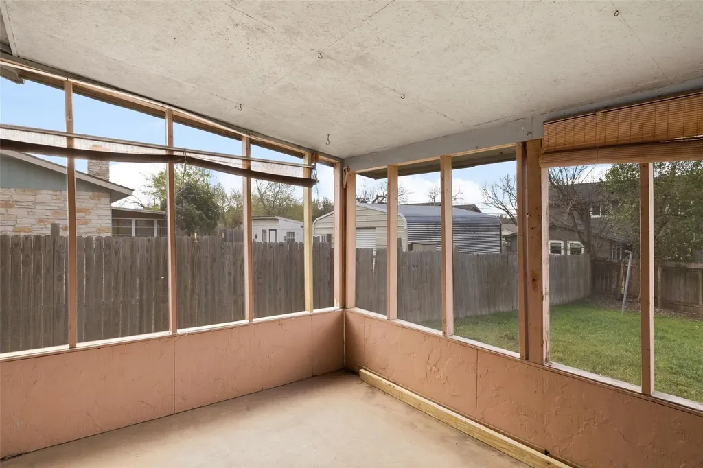2303 Carolyn Drive Taylor TX 76574