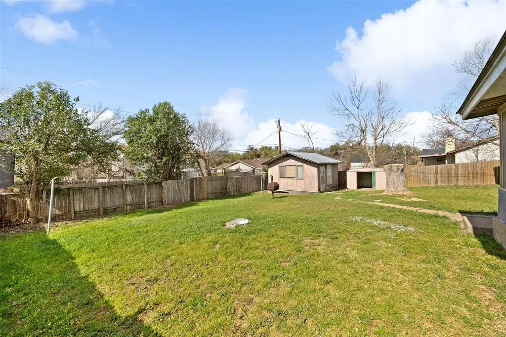 2303 Carolyn Drive Taylor TX 76574