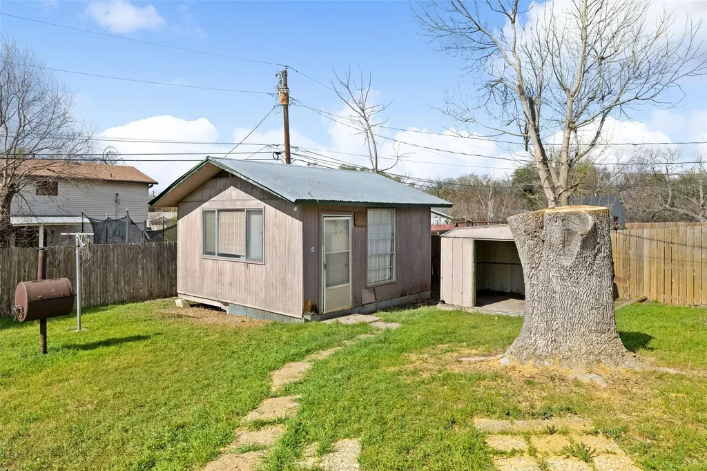 2303 Carolyn Drive Taylor TX 76574
