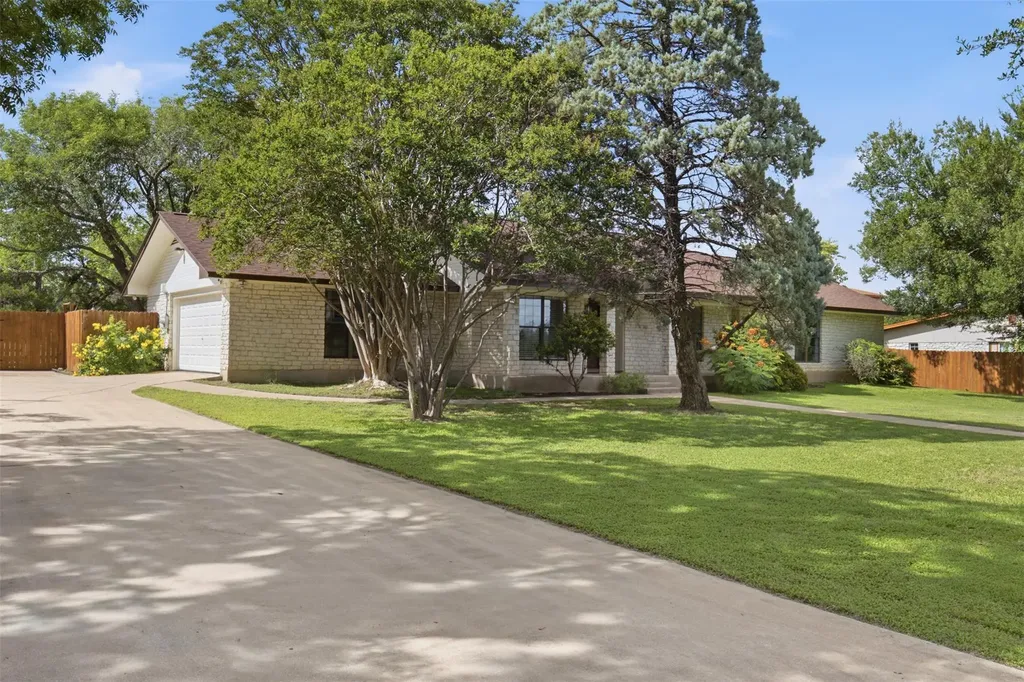 3804 Oak Meadow Drive Round Rock TX 78681