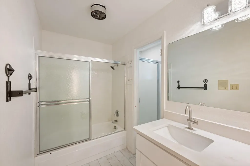 4007 Meadowlark Avenue San Antonio TX 78210