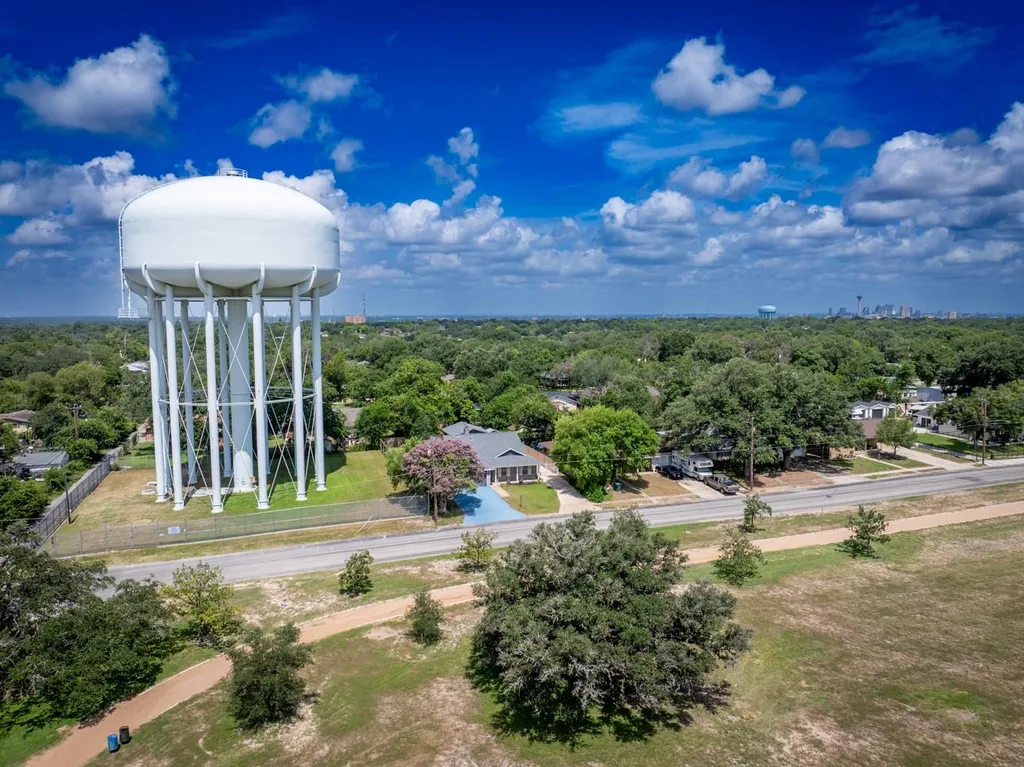 4007 Meadowlark Avenue San Antonio TX 78210
