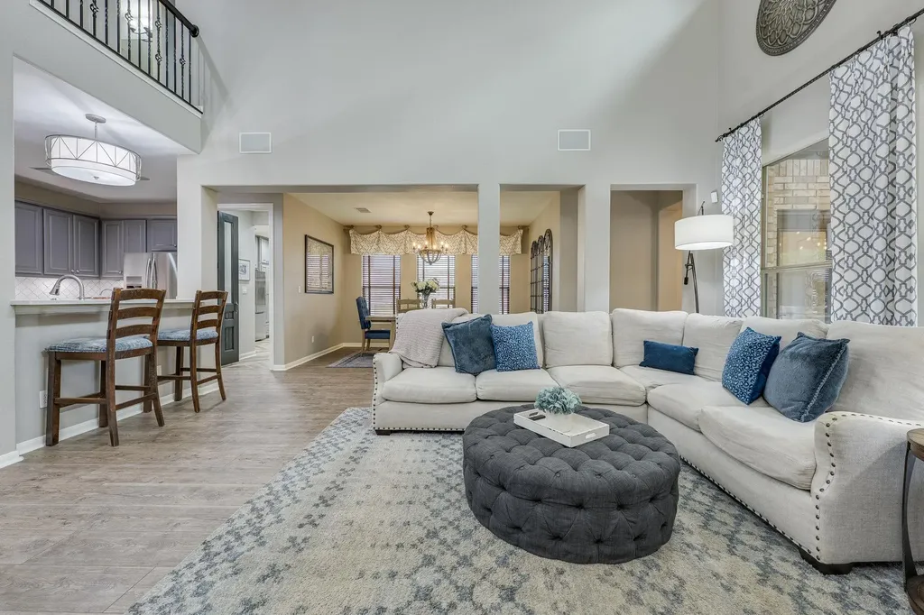 1316 Cassiopeia Way Austin TX 78732