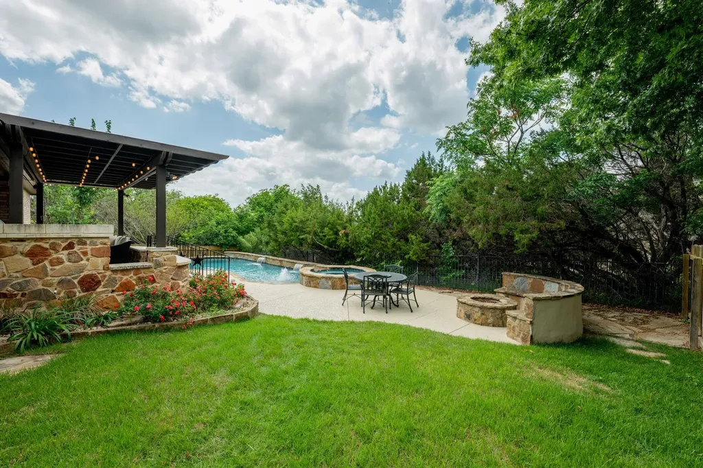 1316 Cassiopeia Way Austin TX 78732