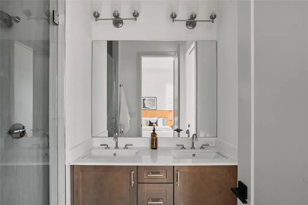 2209 Woodland Avenue Austin TX 78741