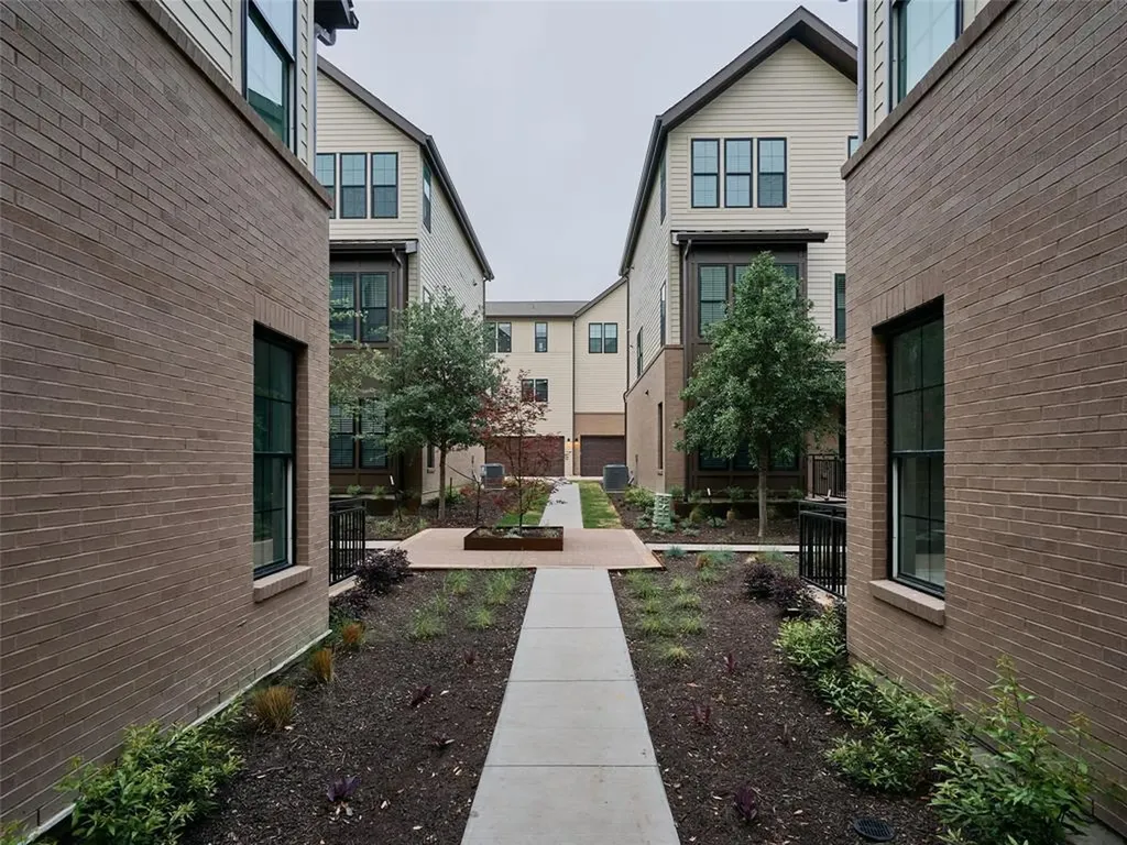 2209 Woodland Avenue Austin TX 78741