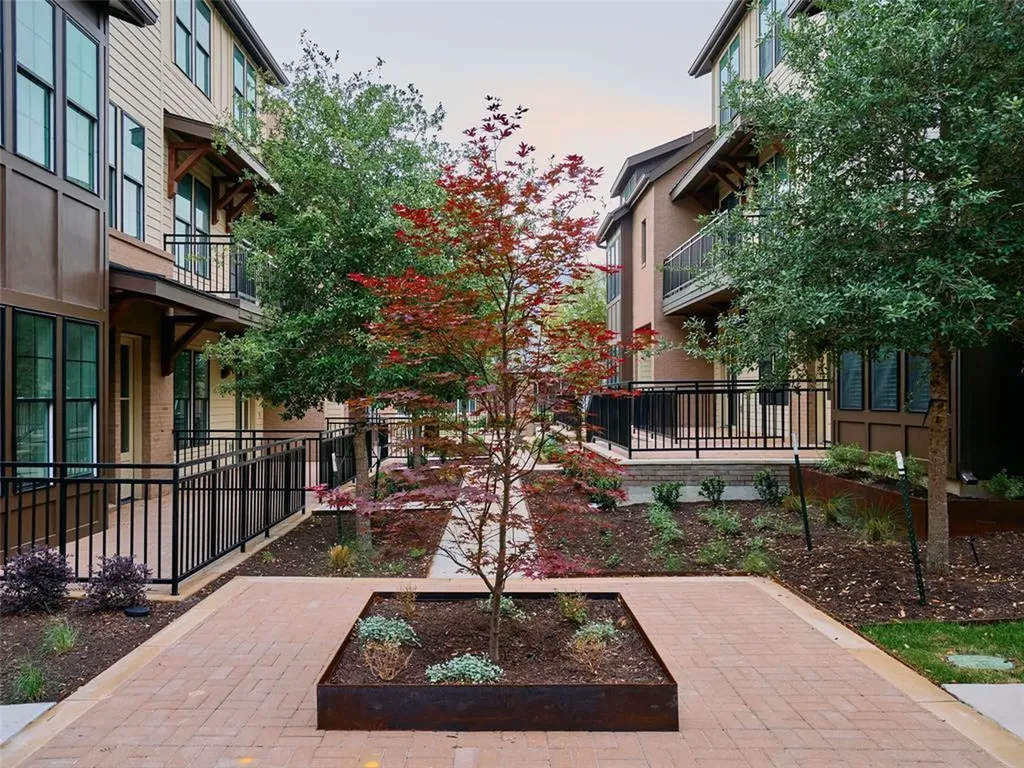 2209 Woodland Avenue Austin TX 78741