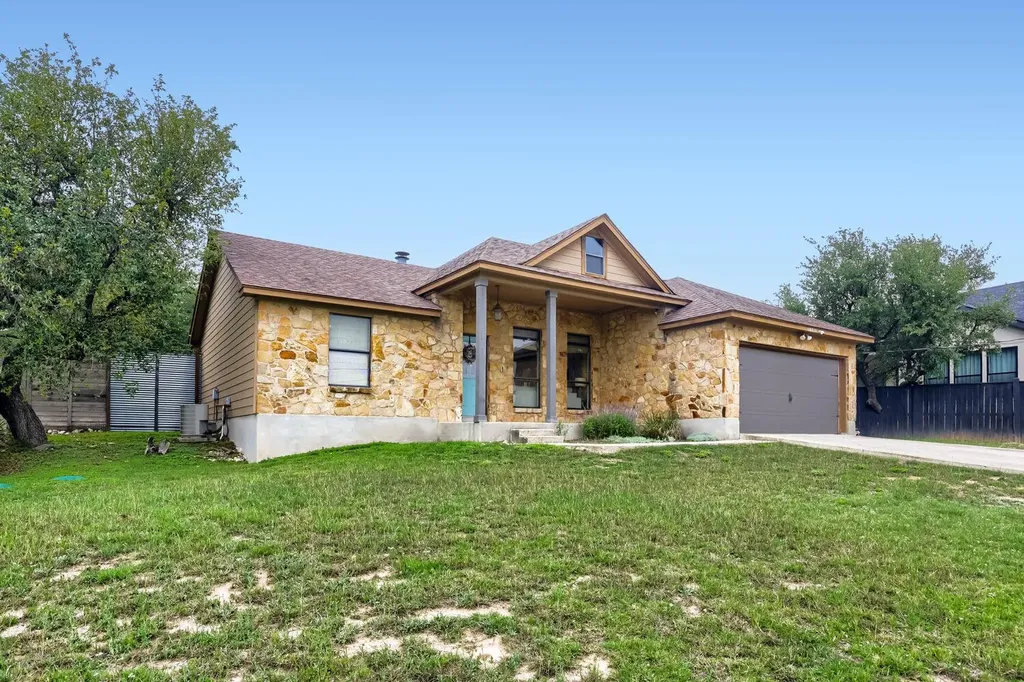 10213 Thomas Lane Dripping Springs TX 78620