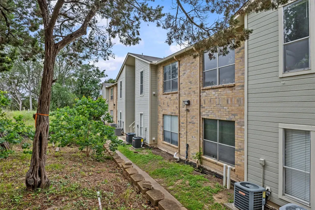 2450 Wickersham Lane Austin TX 78741