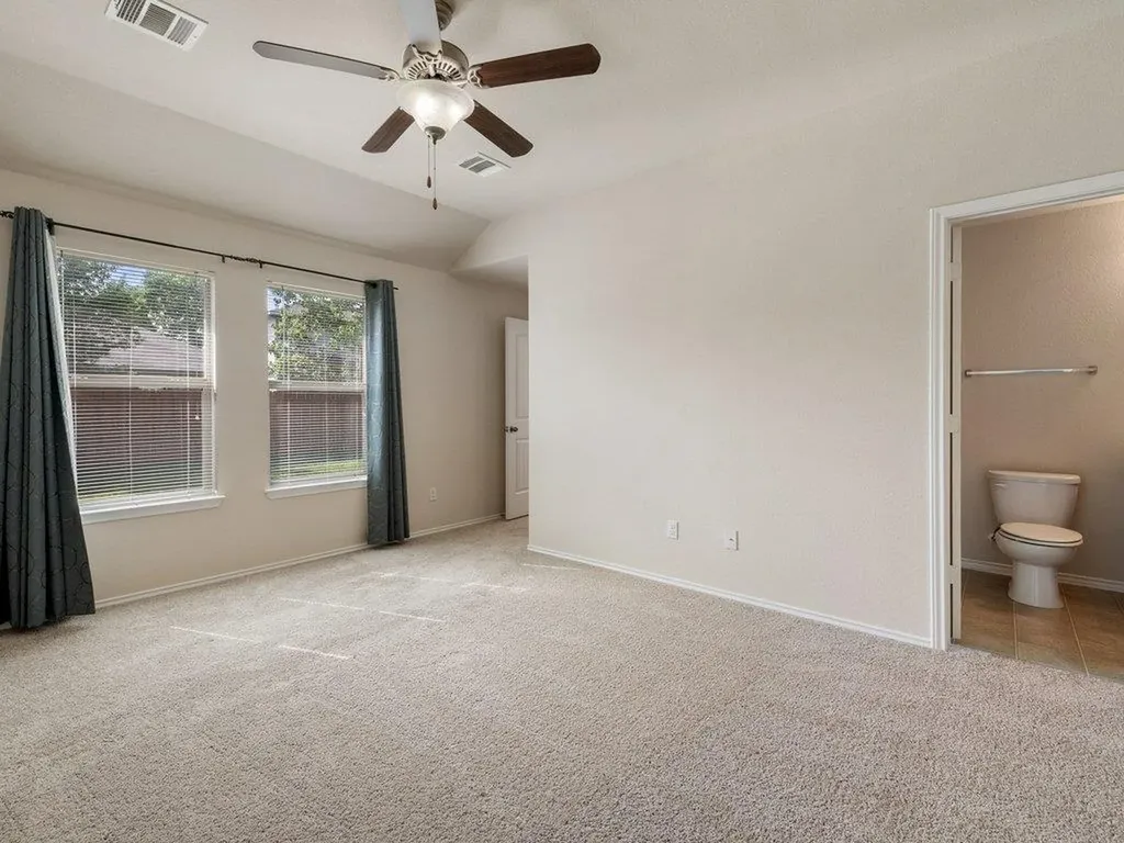 6908 Ferrystone Pass Del Valle TX 78617