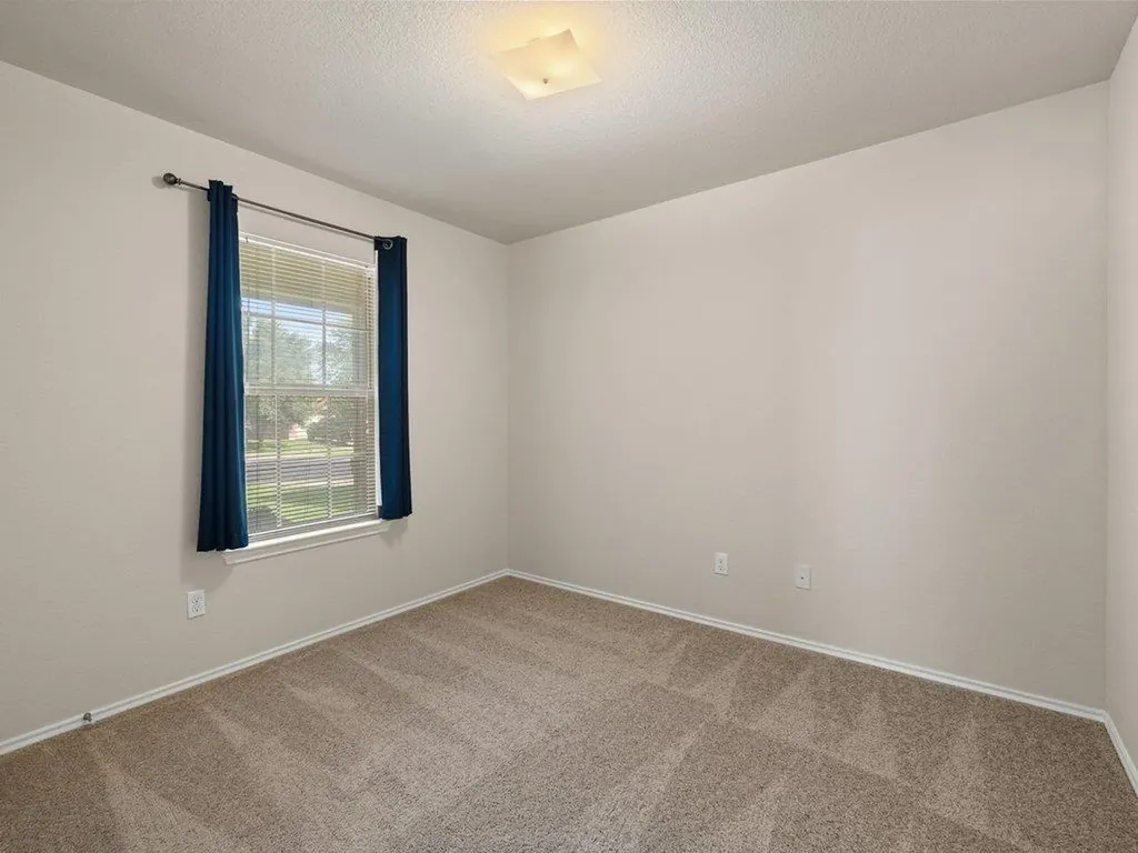 6908 Ferrystone Pass Del Valle TX 78617