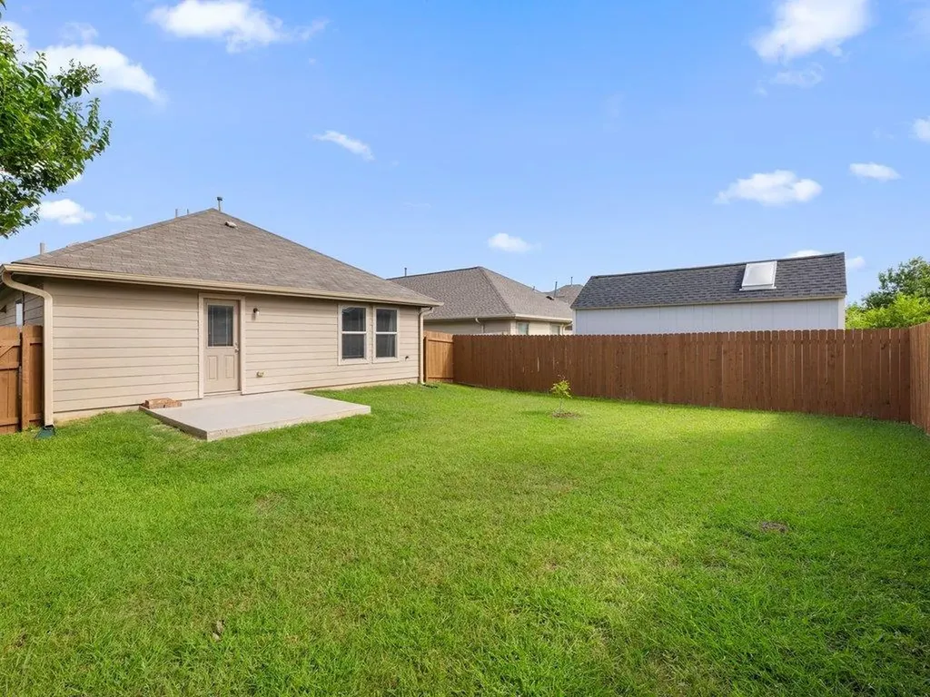 6908 Ferrystone Pass Del Valle TX 78617