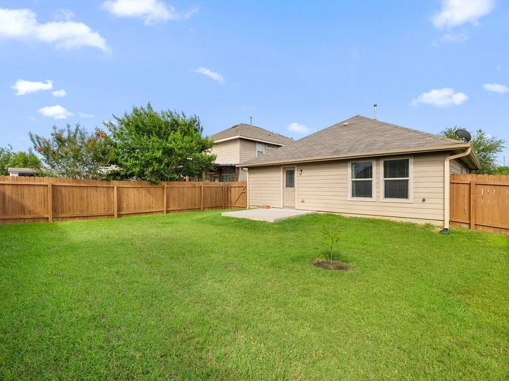 6908 Ferrystone Pass Del Valle TX 78617