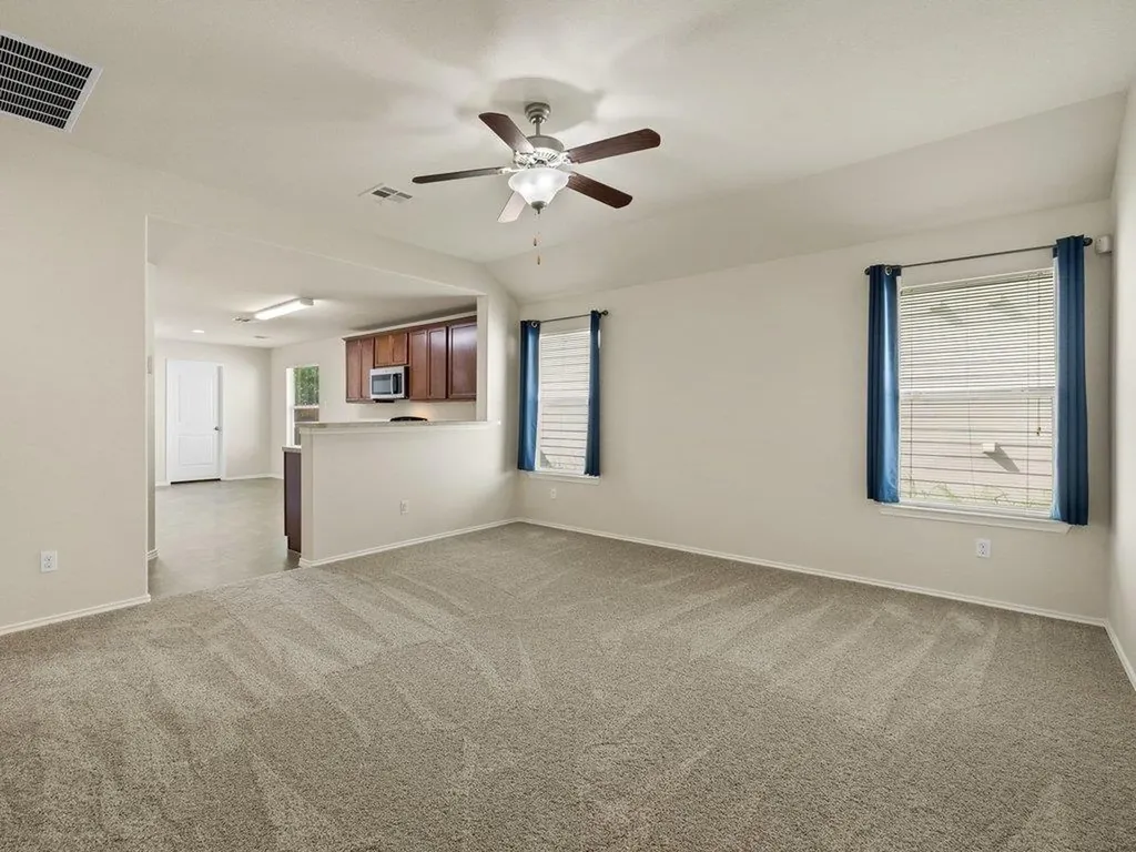6908 Ferrystone Pass Del Valle TX 78617