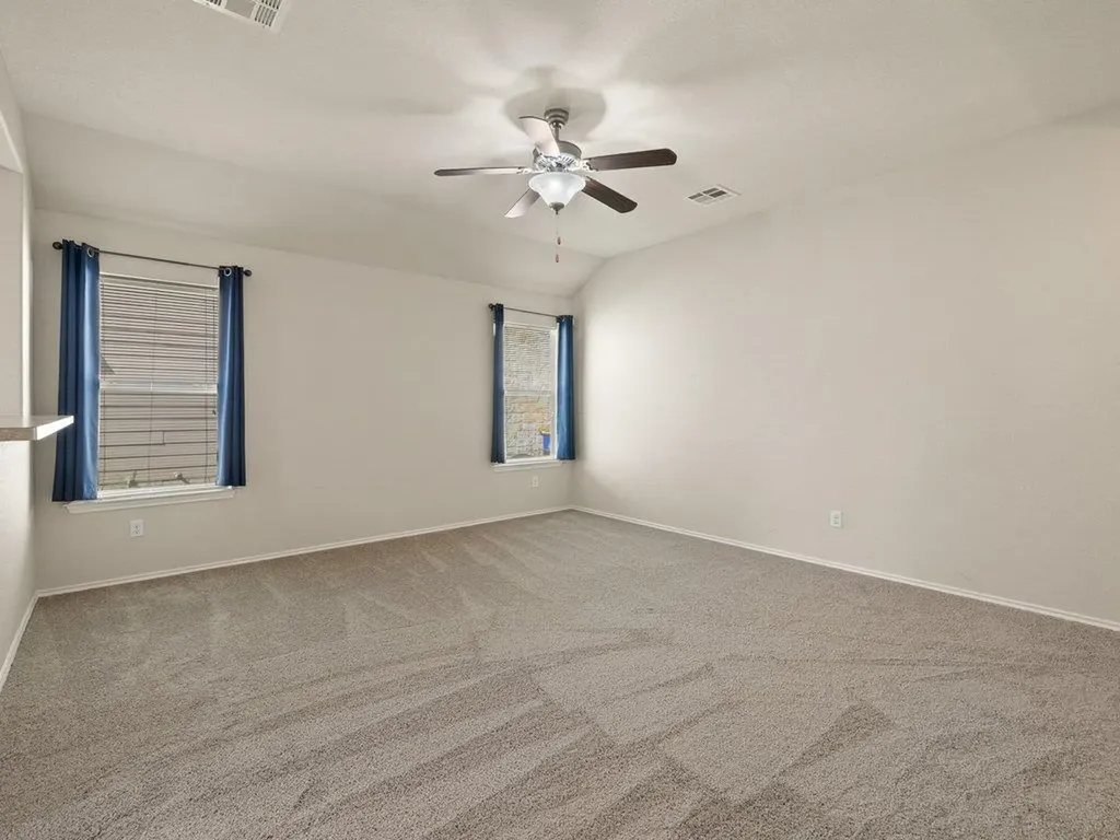 6908 Ferrystone Pass Del Valle TX 78617