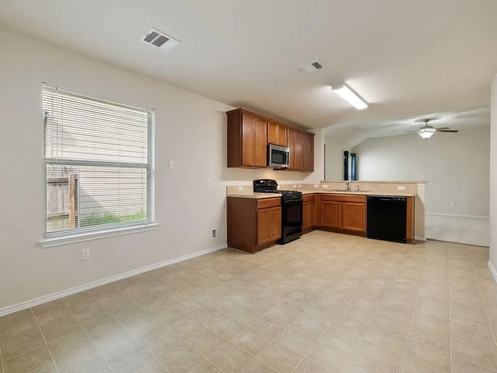 6908 Ferrystone Pass Del Valle TX 78617