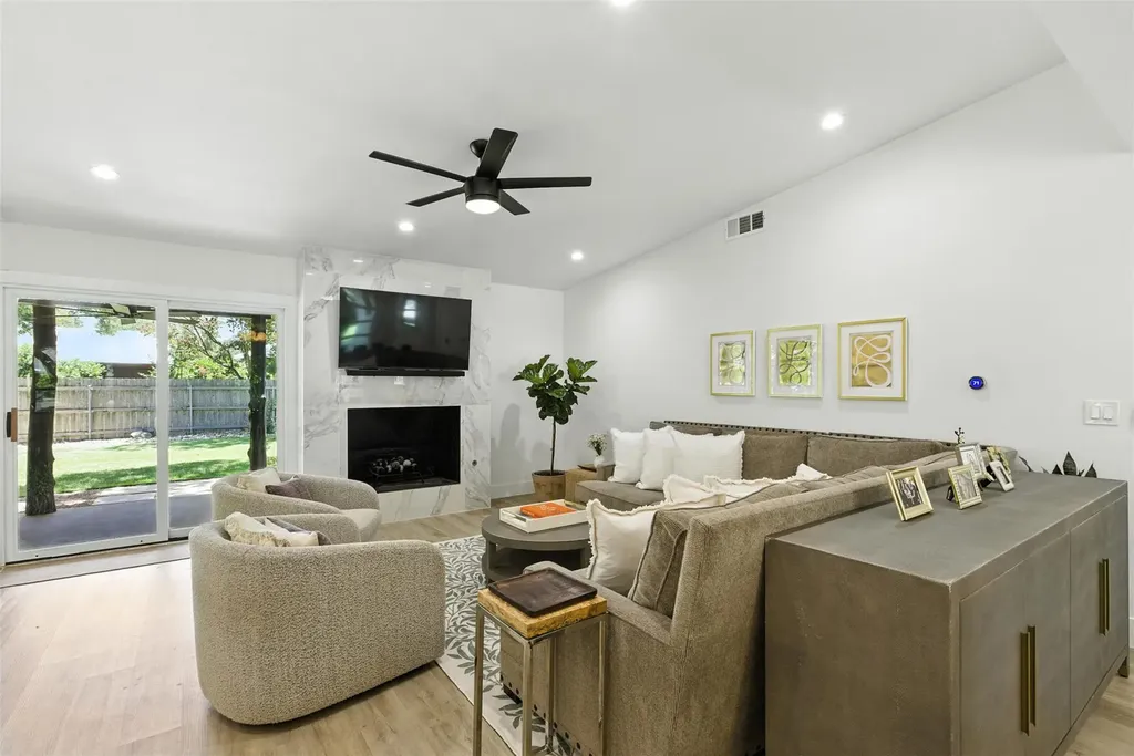 2403 Gateshead Circle Austin TX 78745