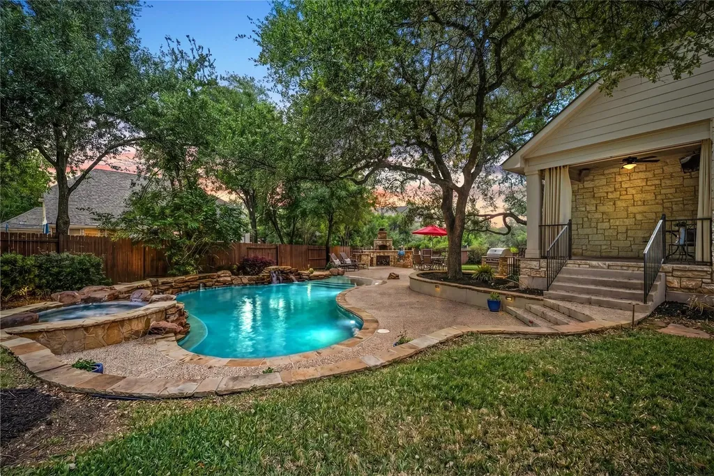 2320 Via Cordova Court Austin TX 78732